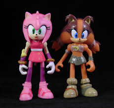 Amy Rose And Sticks The Badger Go To Comic Con