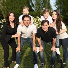 The Sharpe Family Singers (podcast translated in Arabian)