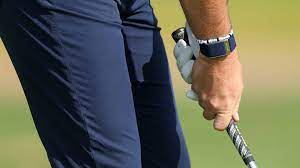 How to grip a golf club