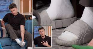 How To Get Shoes For Under $100 (With Mr Shoes Himself) (ROMAN KEMP)
