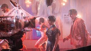 Wednesday Weirdness: Episode 4 (Wednesday 22nd November 2023) (The AI Robot that wants to be in the cast of Coronation Street, The HEAT of October 2023 and Santa claus relaving capital jingle bell ball lineup this year