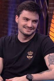 Biography Of Felipe Neto