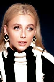 Biography Of Emma Chamberlain