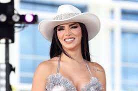 Biography Of Kim Loaiza